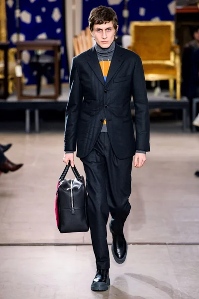 Look 30